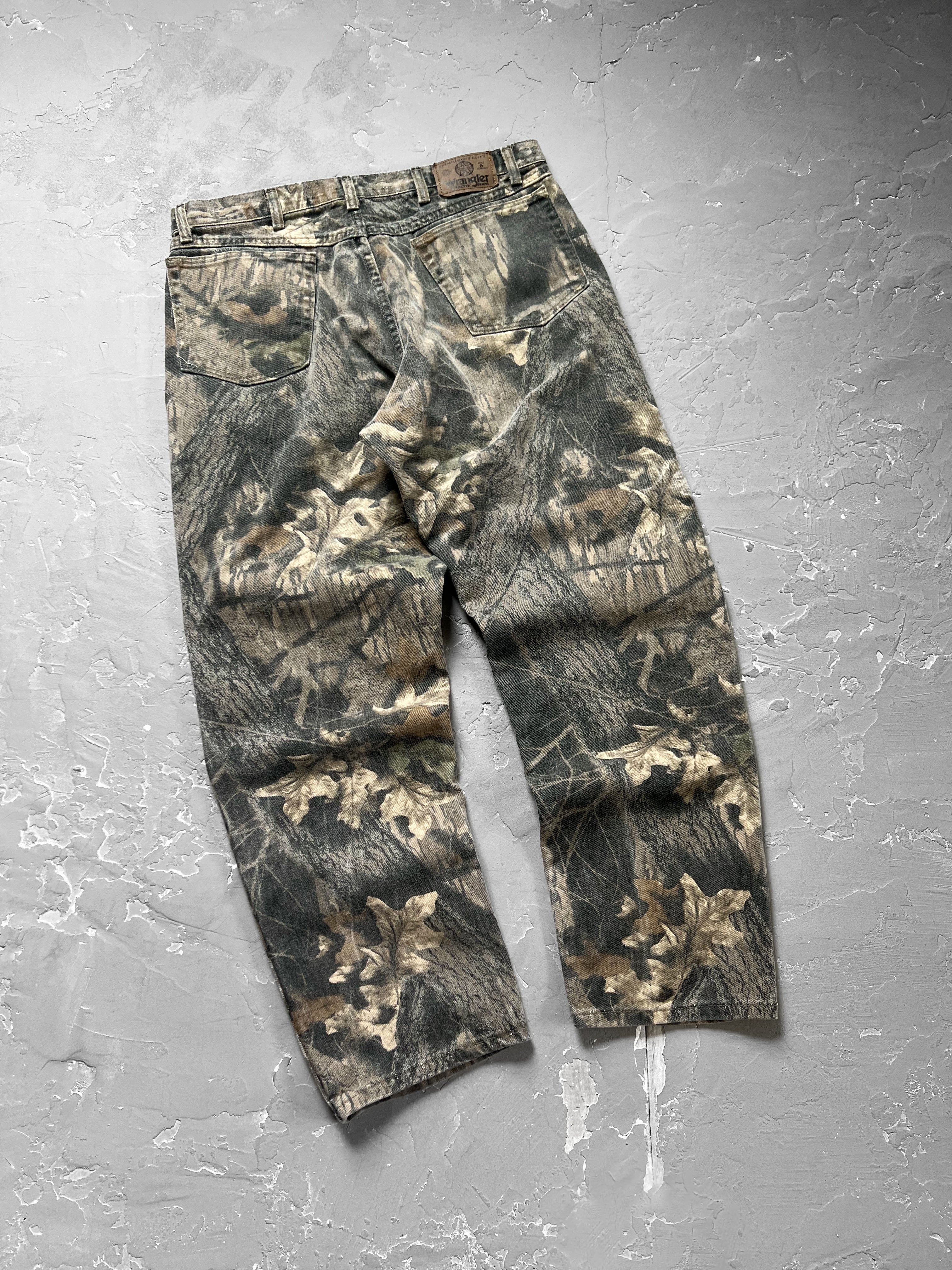 2000s Wrangler Mossy Oak Camo Carpenter Pants [36 x 32]