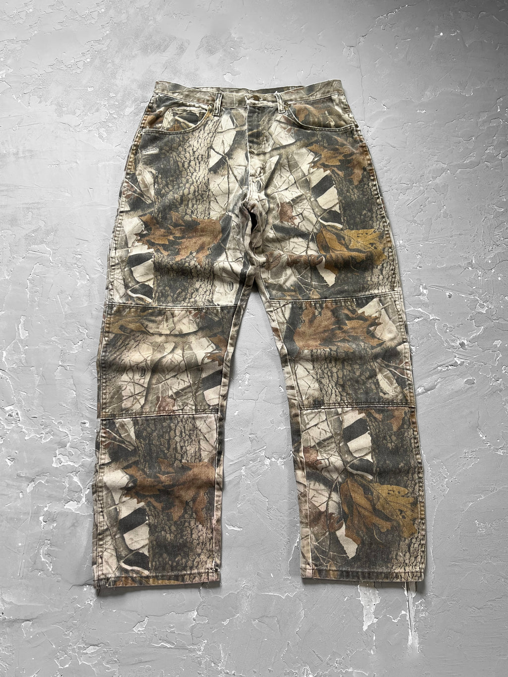2000s Wrangler Realtree Camo Carpenter Pants [34 x 32]