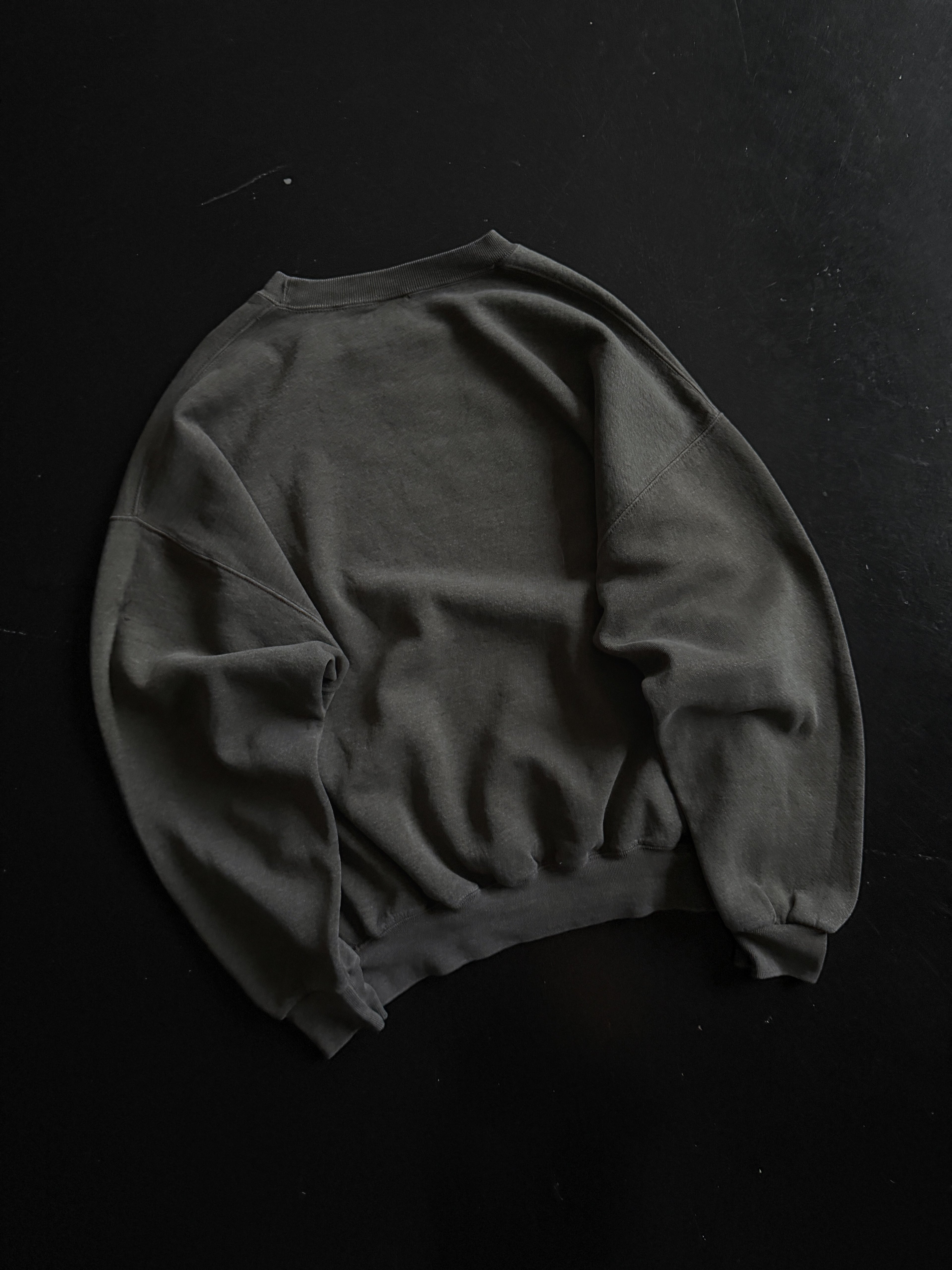 1990S RUSSELL FADED GRAY BOXY SWEATSHIRT