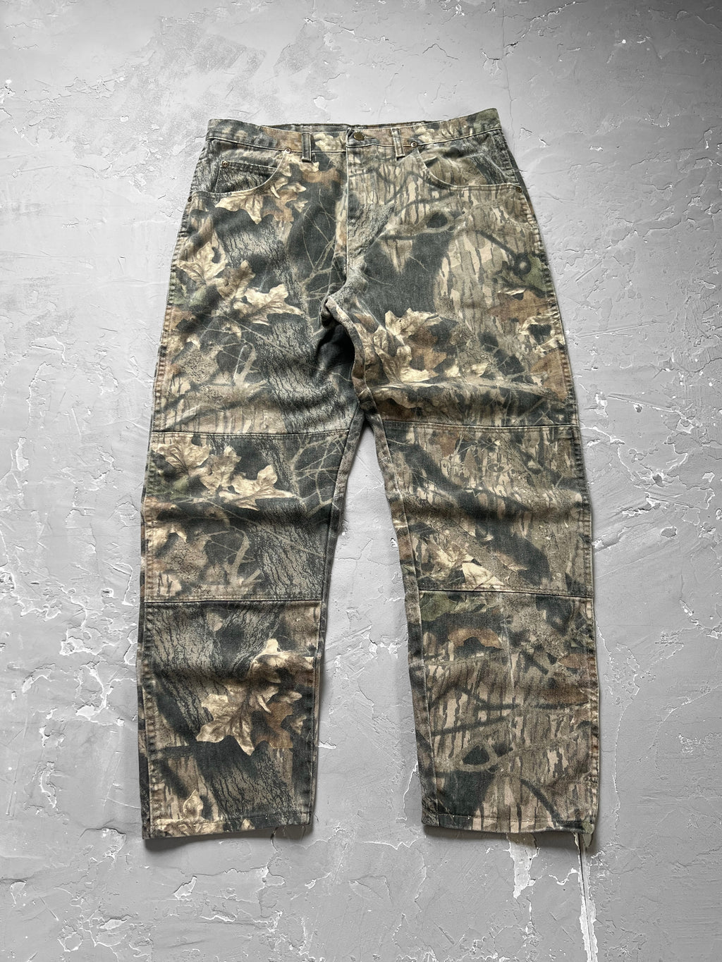 2000s Wrangler Mossy Oak Camo Carpenter Pants [36 x 32]