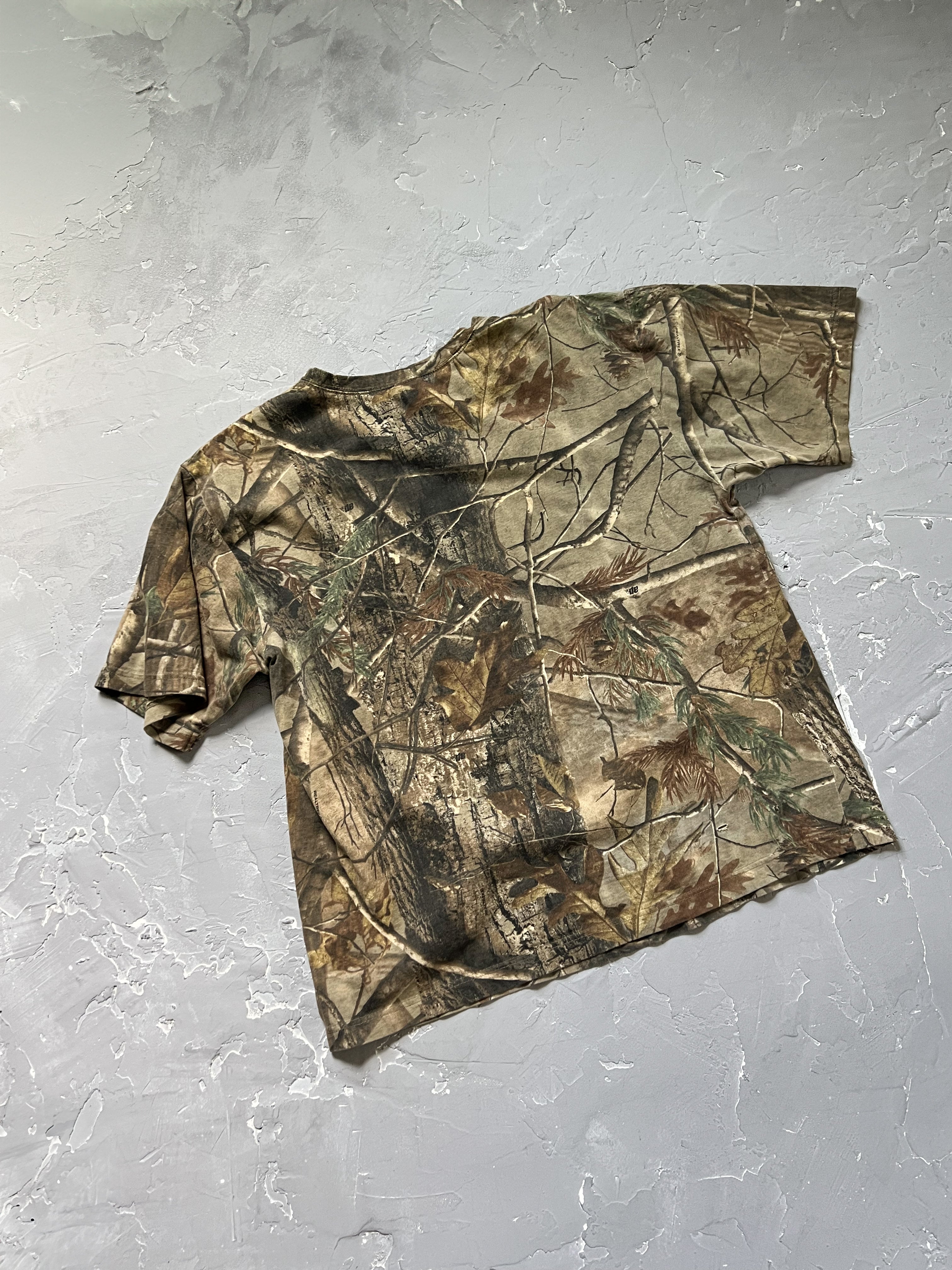 リアルツリーシャツ　bboy 00s 2000s Boxy Realtree Camo Pocket Tee [XL] – From The Past