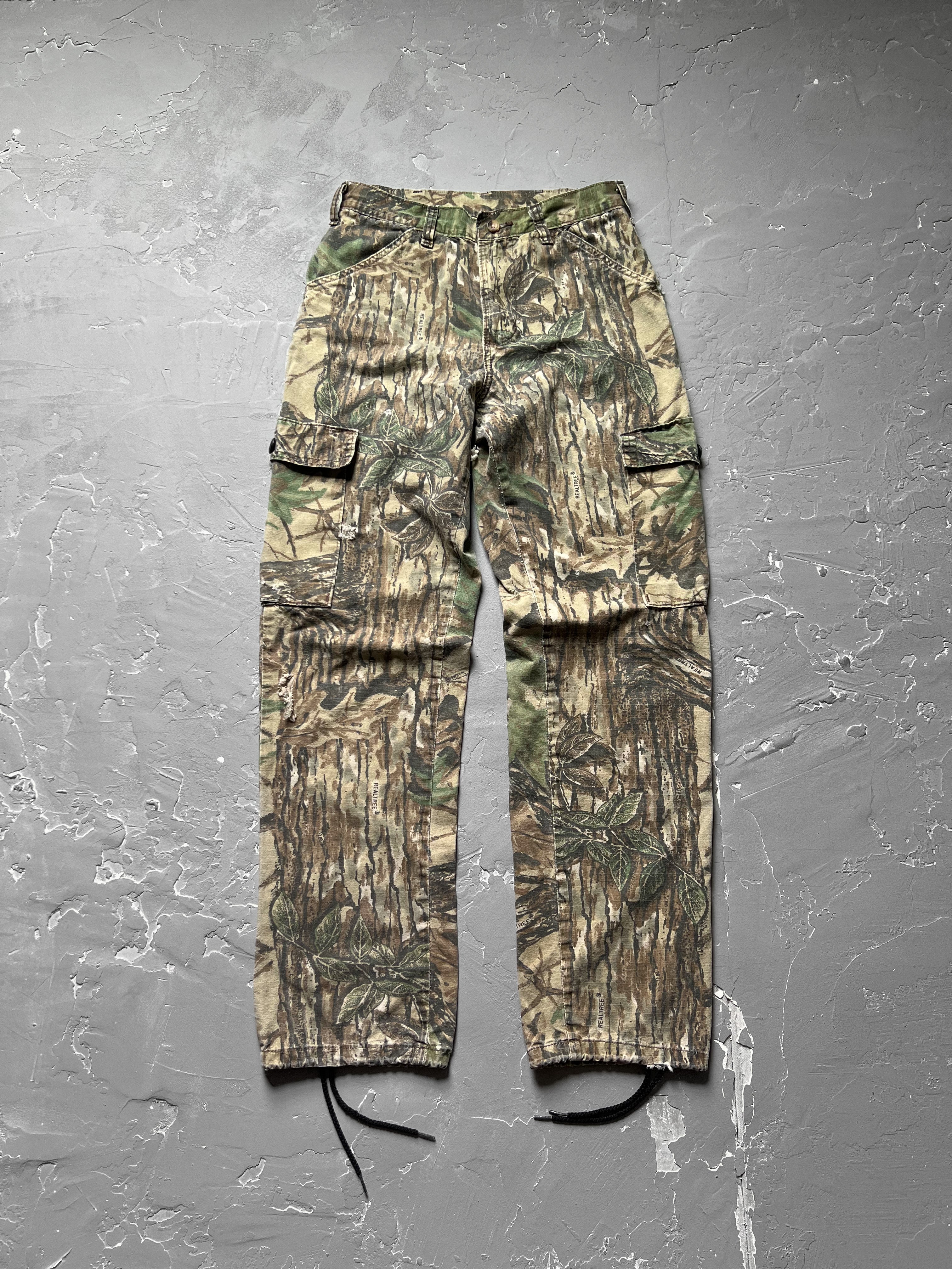 1990s Realtree Camouflage Utility Cargo Pants [24-28 x 30] – From