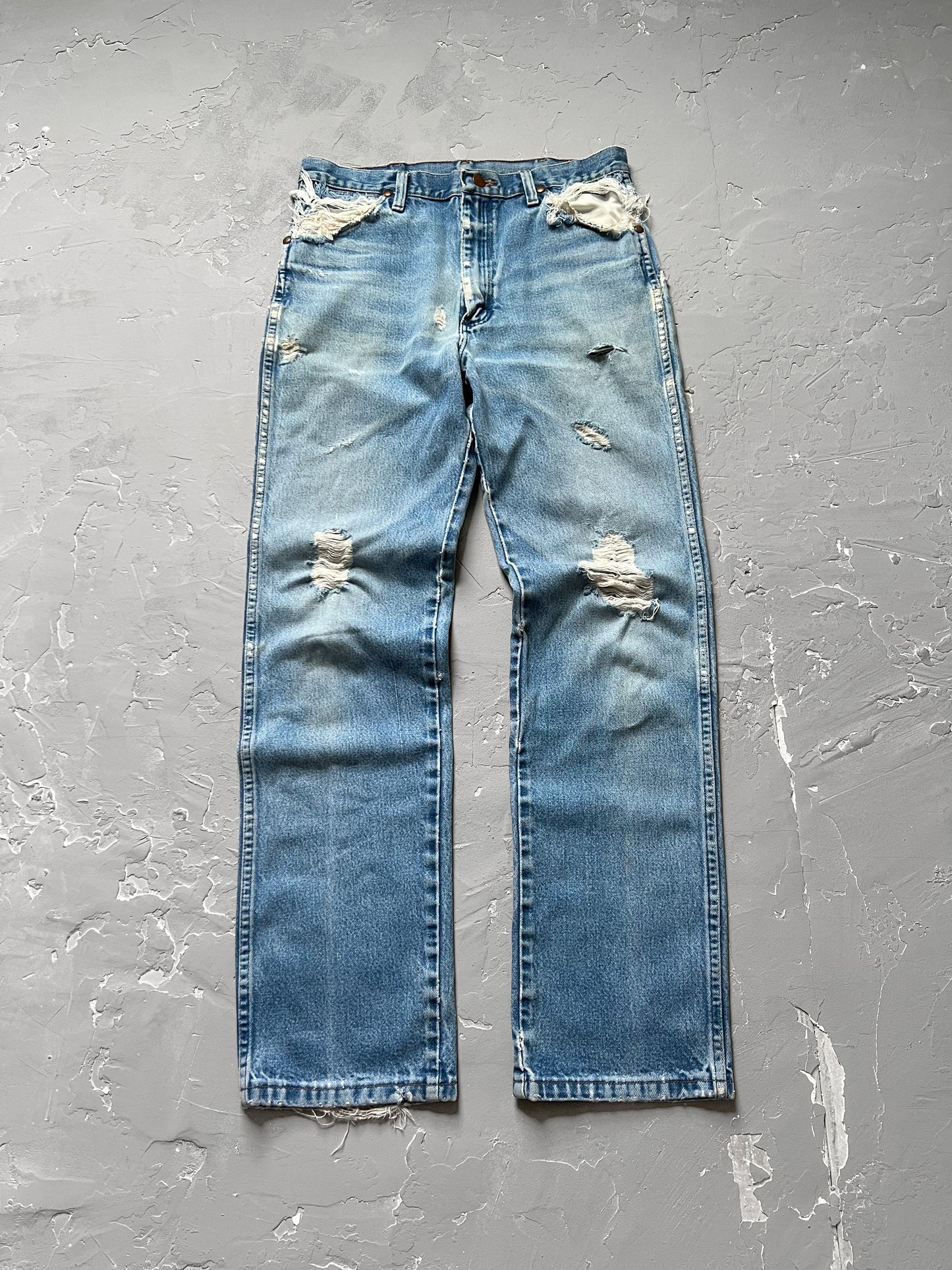 1990s Distressed Wrangler Jeans [32 x 32]