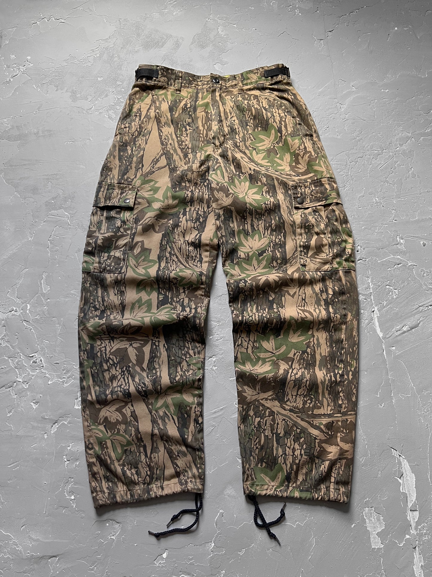 2000s Forest Camouflage Utility Cargo Pants [28-33 x 32]