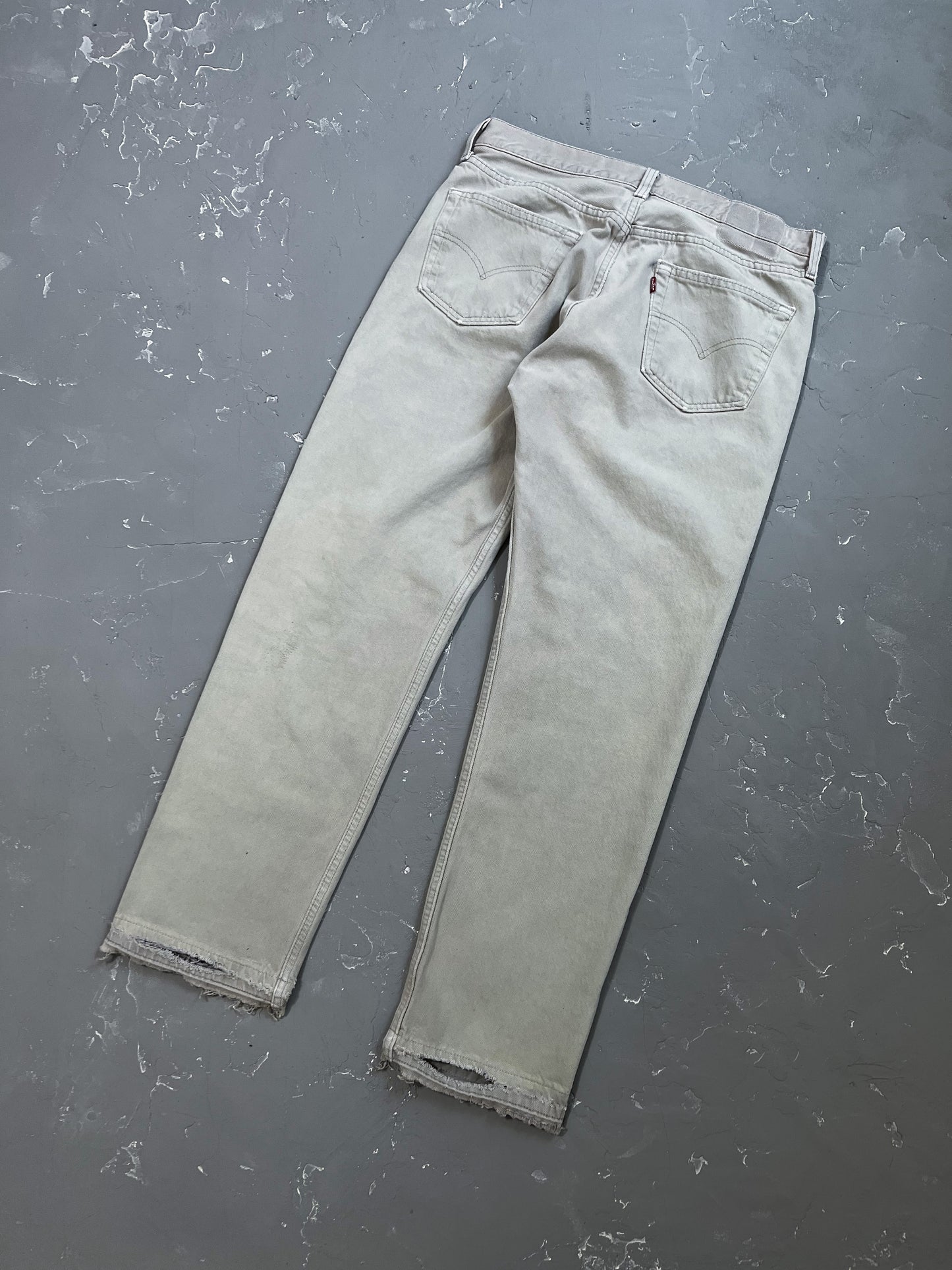 1990s Eggshell Released Hem Levi’s 501 [32 x 30]