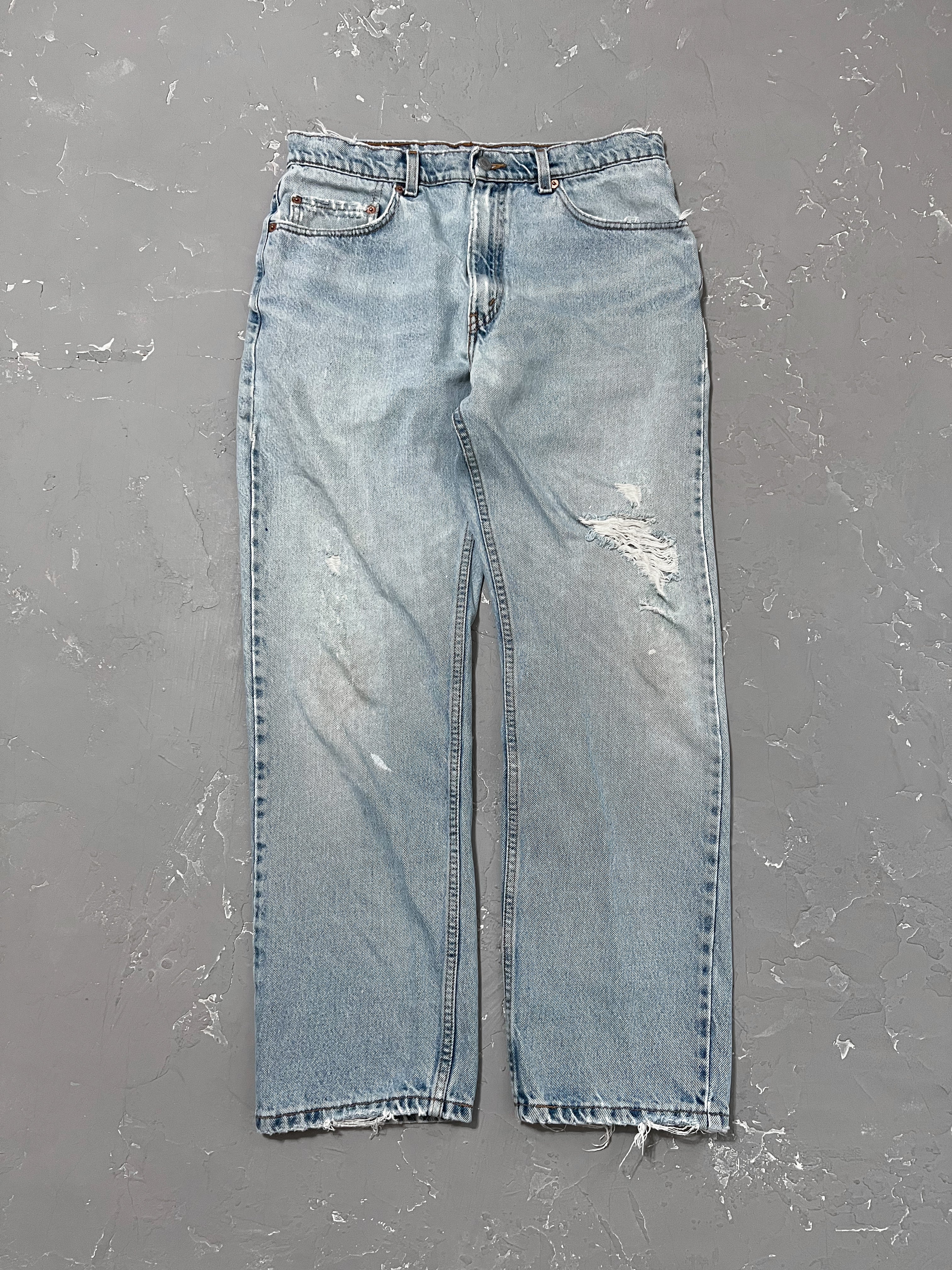 1990s Light Wash Levi's 505 [32 x 30] – From The Past