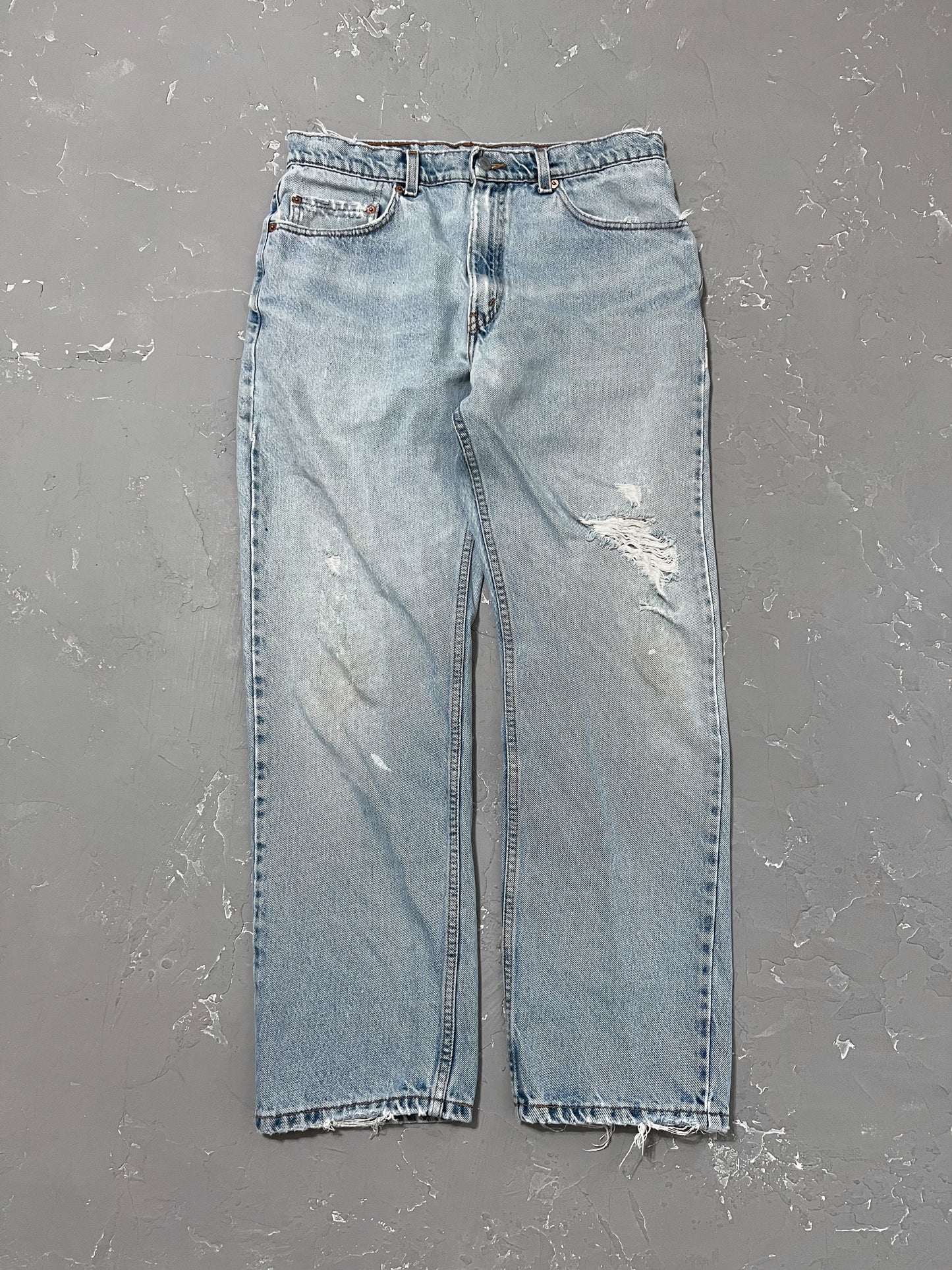 1990s Light Wash Levi’s 505 [32 x 30]