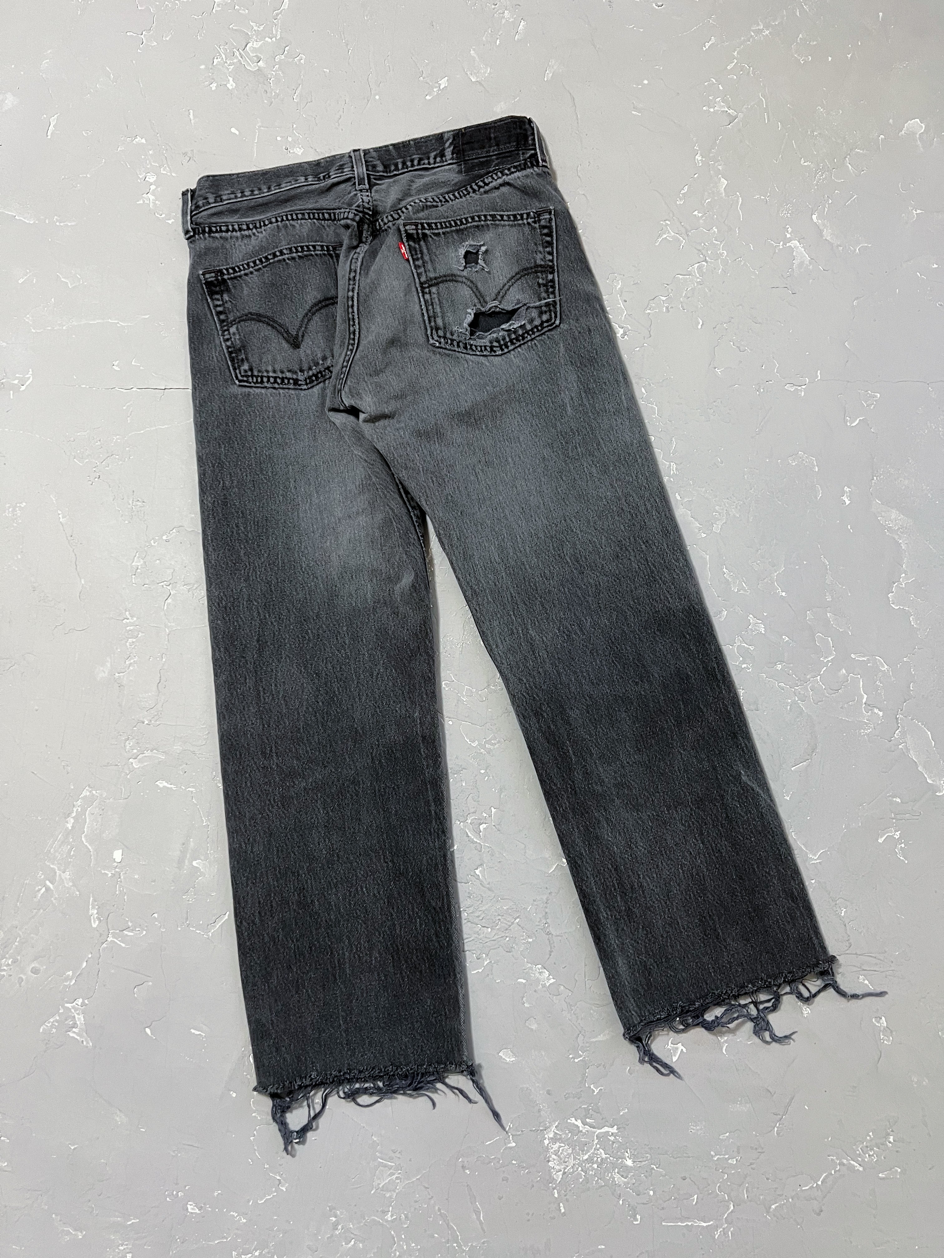 1990s Faded Black Levi’s 501 [33 x 30]