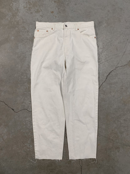 1990s White Levi’s 550 [34 x 29]