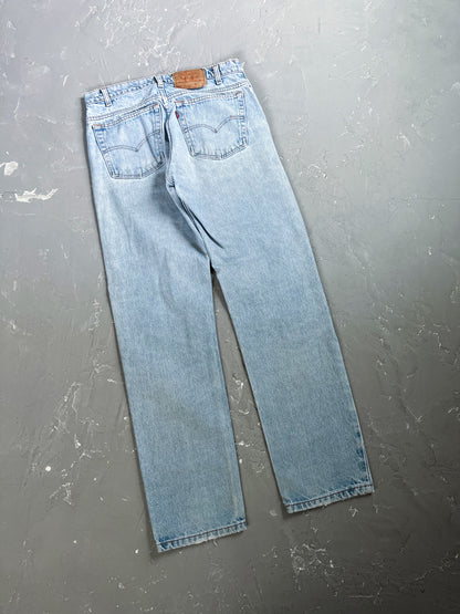 1990s Light Wash Levi’s 505 [32 x 32]